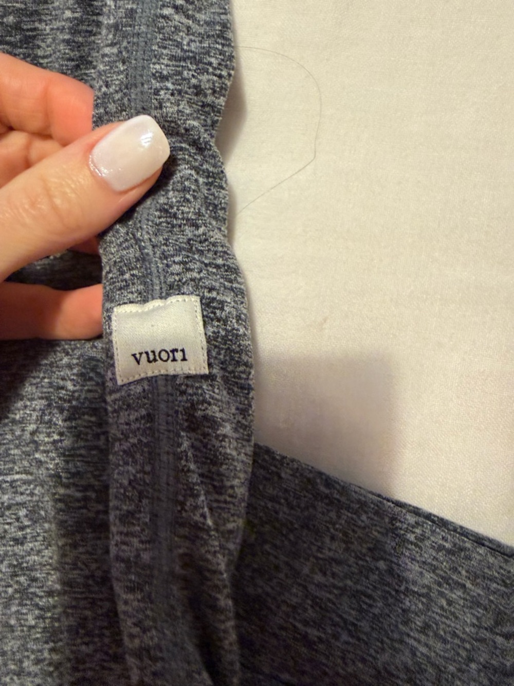 Vuori Woman’s Charcoal Drawstring Joggers - Picture 2 of 4